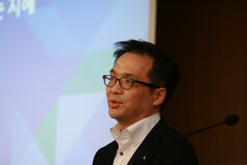 Special Lecture by Dr. Hongseon Kim, CEO of AhnLab