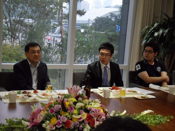 Oh-Hyun Kwon Scholars Tour Samsung Electronics’ Semiconductor Facility and Meet President Kwon