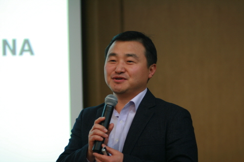 Special Lecture by Samsung Electronics Mobile Communications Executive Tae-moon Roh